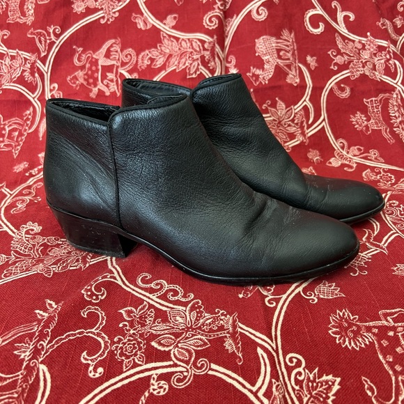 Sam Edelman low leather black side zip booties size 8.5 - Picture 3 of 10